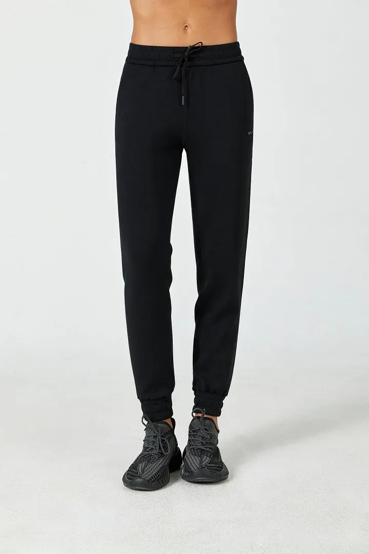 AeroChic™ High-Rise Jogger